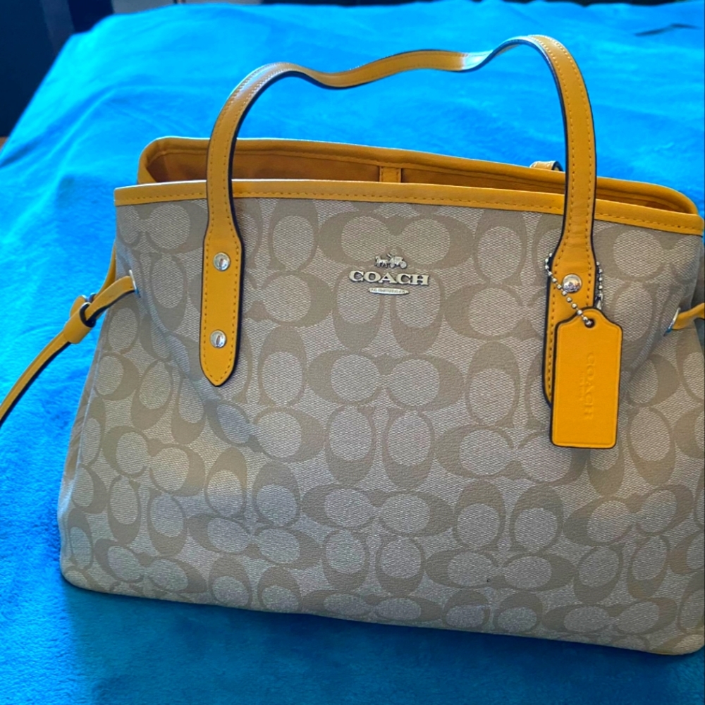 Coach women purse